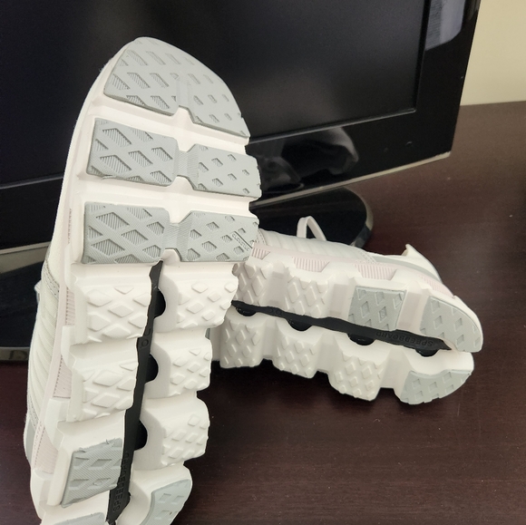 MEN'S SIZE 8 Cloudswift 3 NWOT - Picture 6 of 9